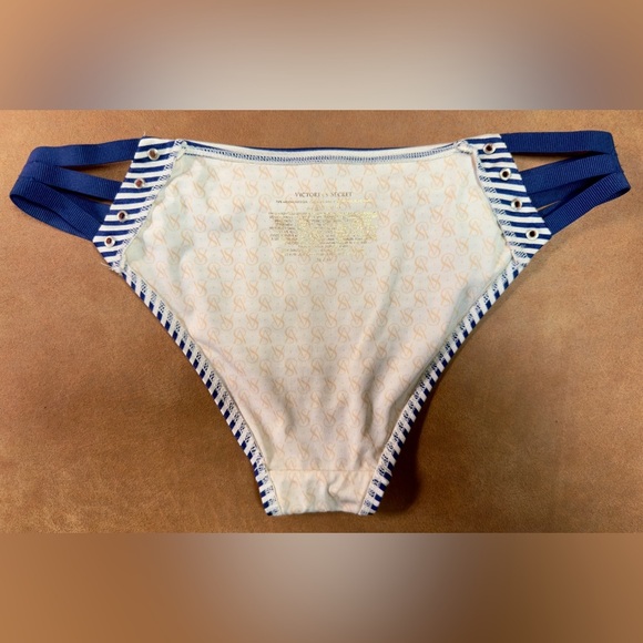 PINK Victoria's Secret | Swimsuit Bikini Top and Bottom - Picture 5 of 8